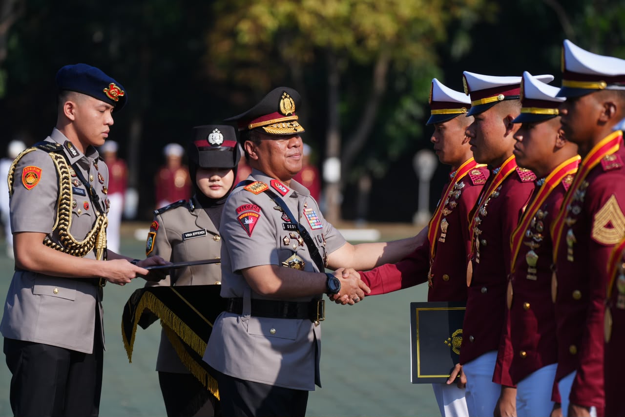 Dari Anak Kuli Bangunan Jadi Lulusan Terbaik: Bukti Nyata Transparansi dan Kesetaraan di Akpol