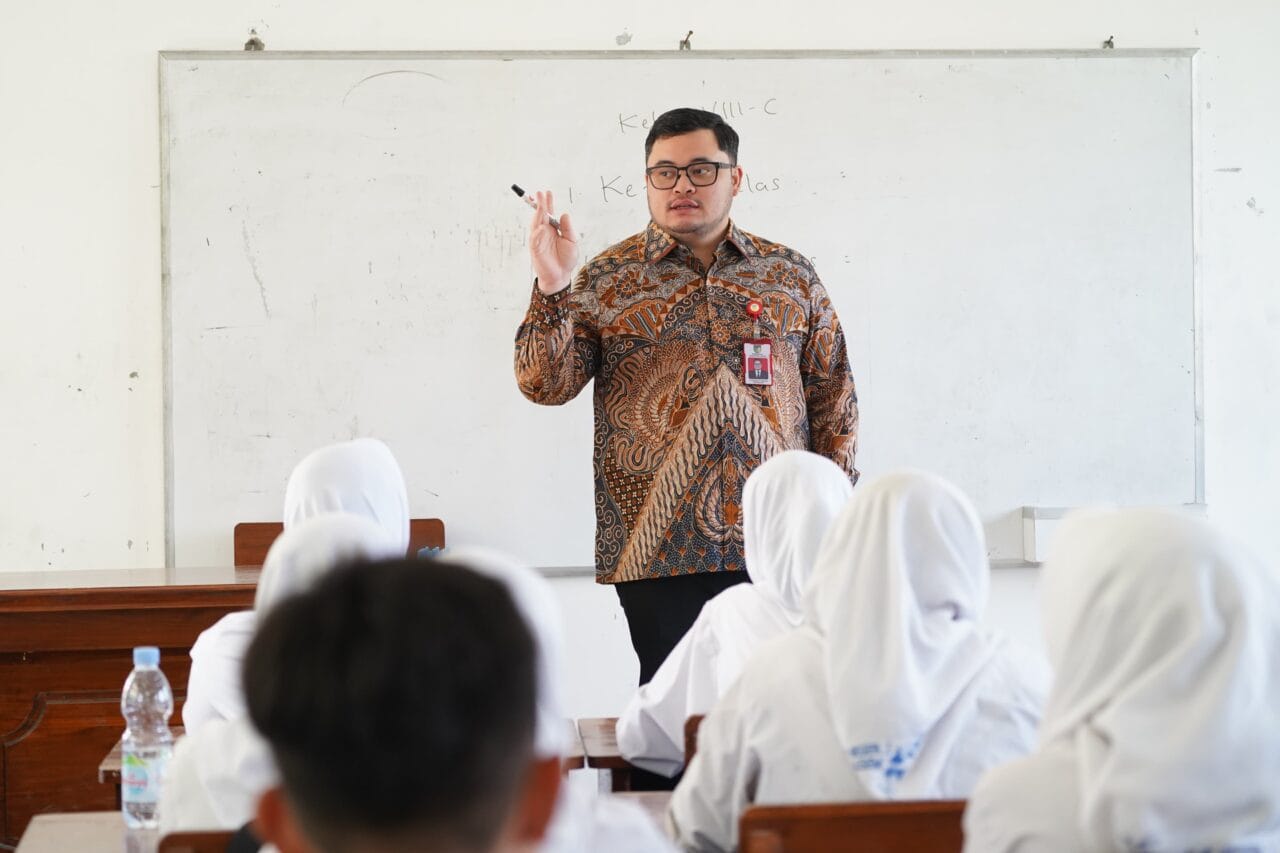 Sidak MPLS, Mas Dhito Ingatkan Keselamatan Pelajar dan Stop Bullying di Sekolah
