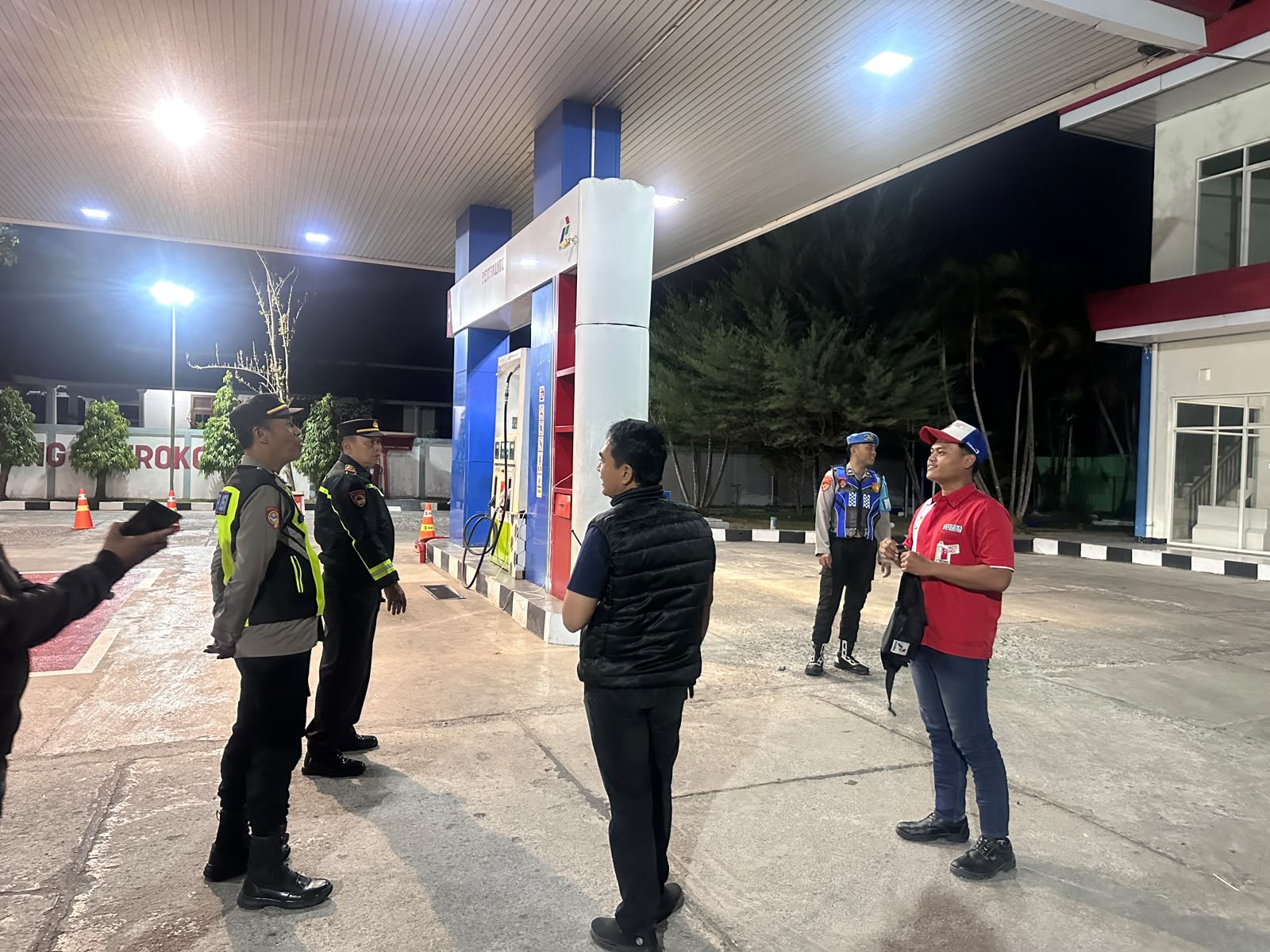Antisipasi Gangguan Kamtibmas Malam Minggu, Polres Ponorogo dan Polsek Jajaran Intensifkan Patroli Blue Light
